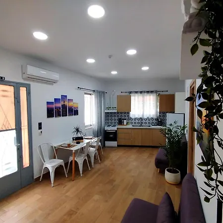 Downtown Haven Apartment